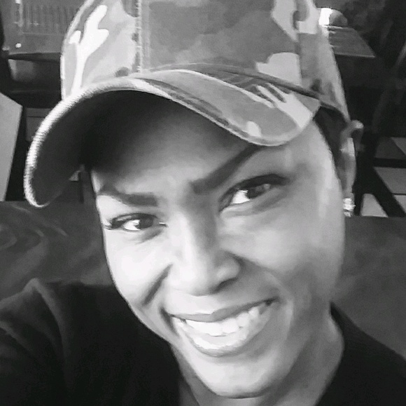 Meet your Posher, Tamara - Picture 1 of 1